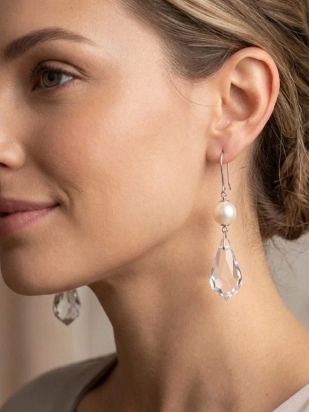MAEHLER Joias 18k White Gold Crystal Quartz Real Pearl Dangling Hook Earrings